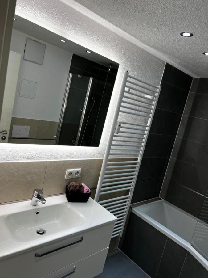 Moderne Wohnung Mit Bergblick Фридрихсхафен Екстериор снимка